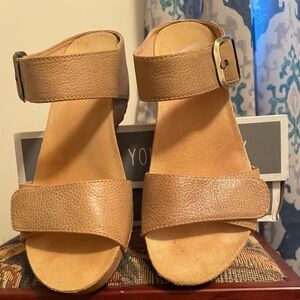 Dansko Tan Mules Sleek Comfortable Design